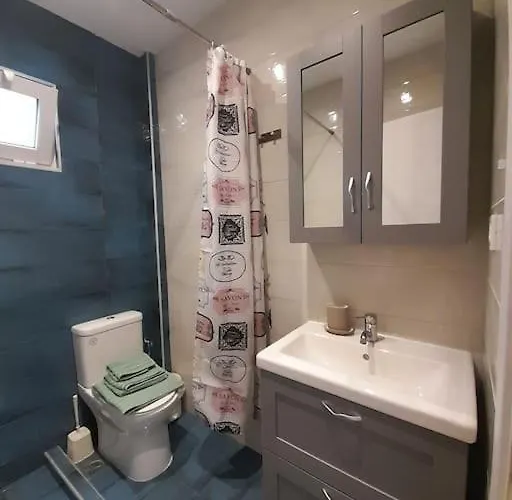 Daire Salavantes House *