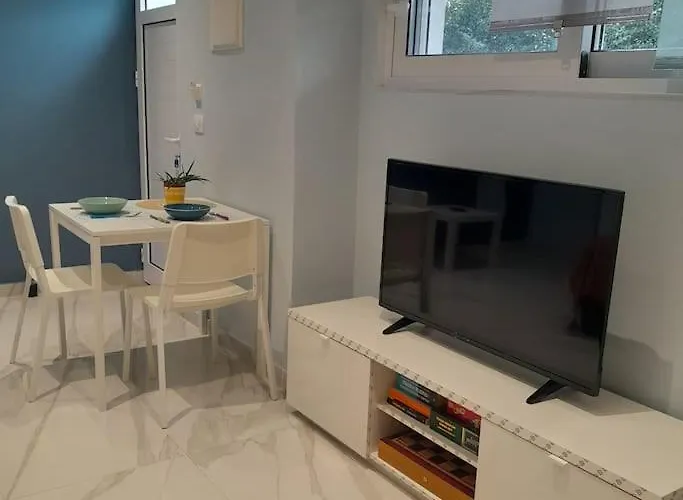 Daire Salavantes House